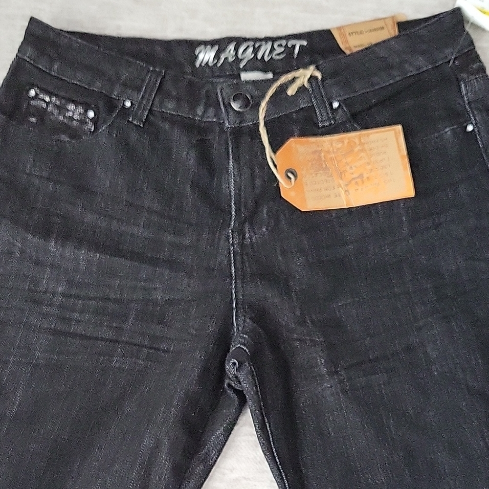 Elegant Black Straight Leg Jeans - Picture 4 of 4